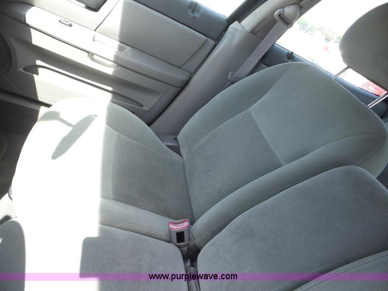 image for item AG9173 2003 Ford Taurus