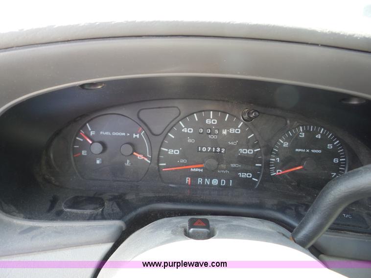 image for item AG9173 2003 Ford Taurus