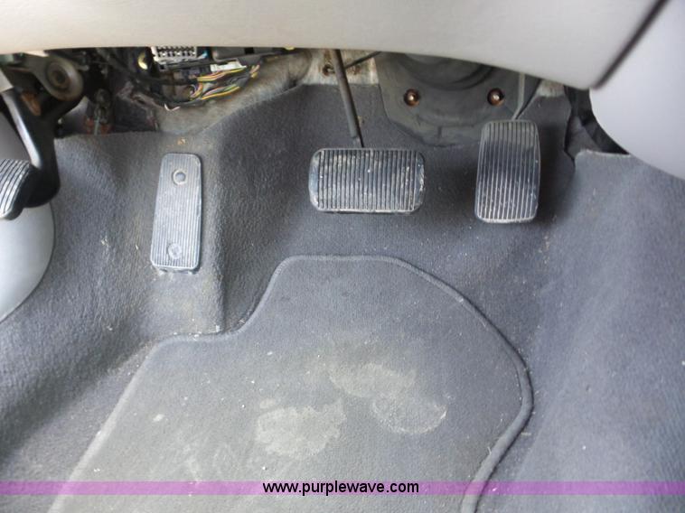 image for item AG9173 2003 Ford Taurus