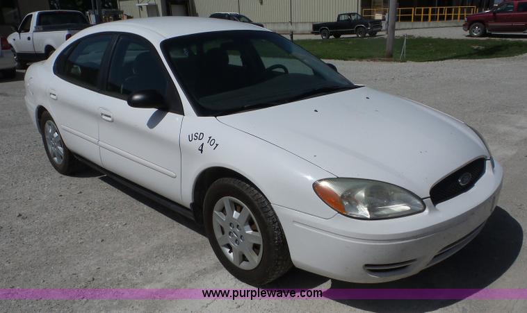 image for item AG9174 2007 Ford Taurus