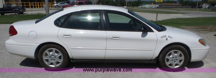image for item AG9174 2007 Ford Taurus