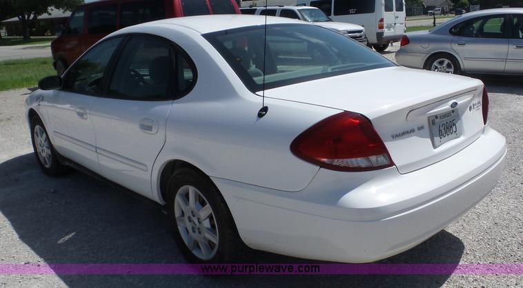 image for item AG9174 2007 Ford Taurus