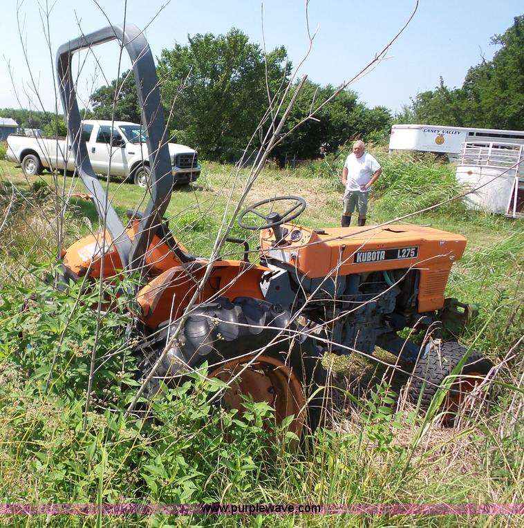 image for item AG9185 Kubota L275 tractor