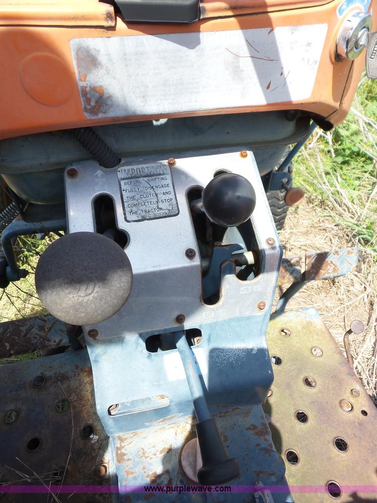 image for item AG9185 Kubota L275 tractor