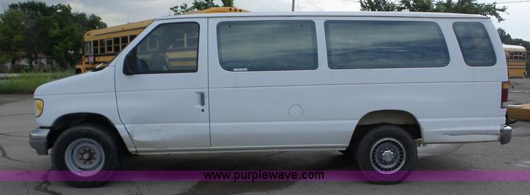image for item AG9186 1994 Ford Club Wagon van