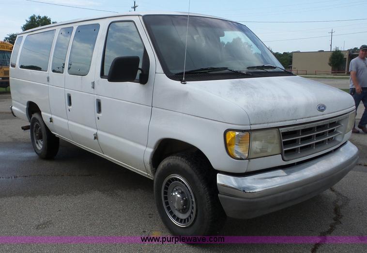 image for item AG9186 1994 Ford Club Wagon van