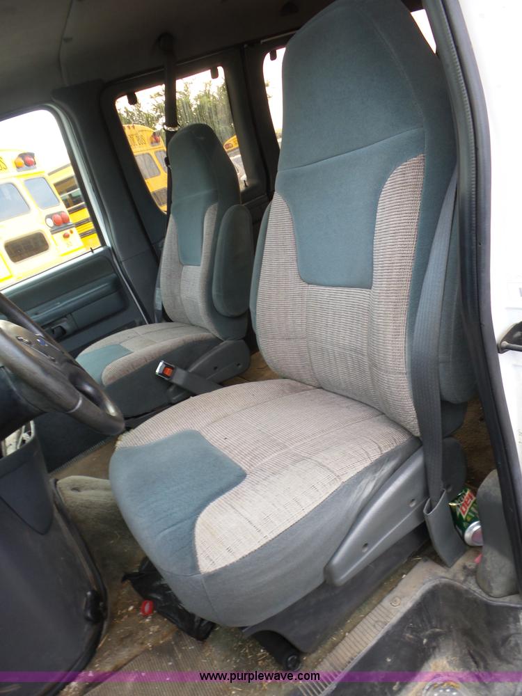 image for item AG9186 1994 Ford Club Wagon van