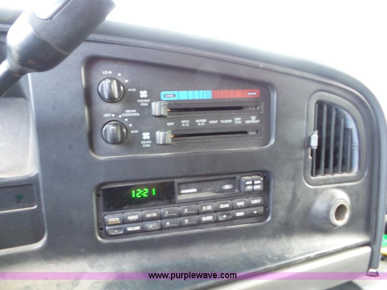 image for item AG9186 1994 Ford Club Wagon van