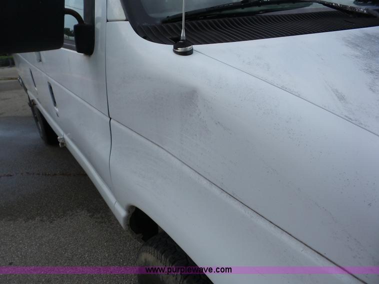 image for item AG9186 1994 Ford Club Wagon van