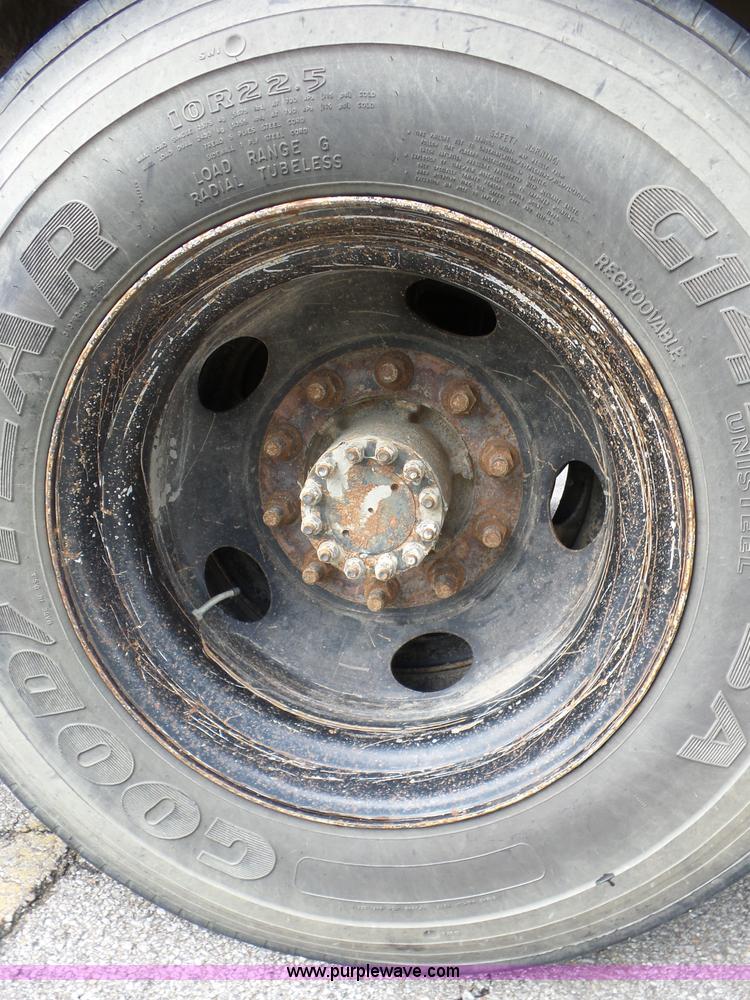 image for item AG9188 1999 Chevrolet school bus