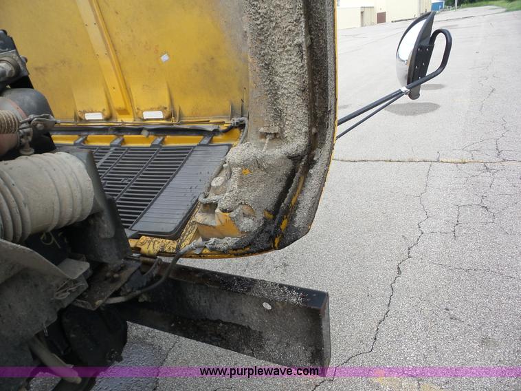 image for item AG9188 1999 Chevrolet school bus