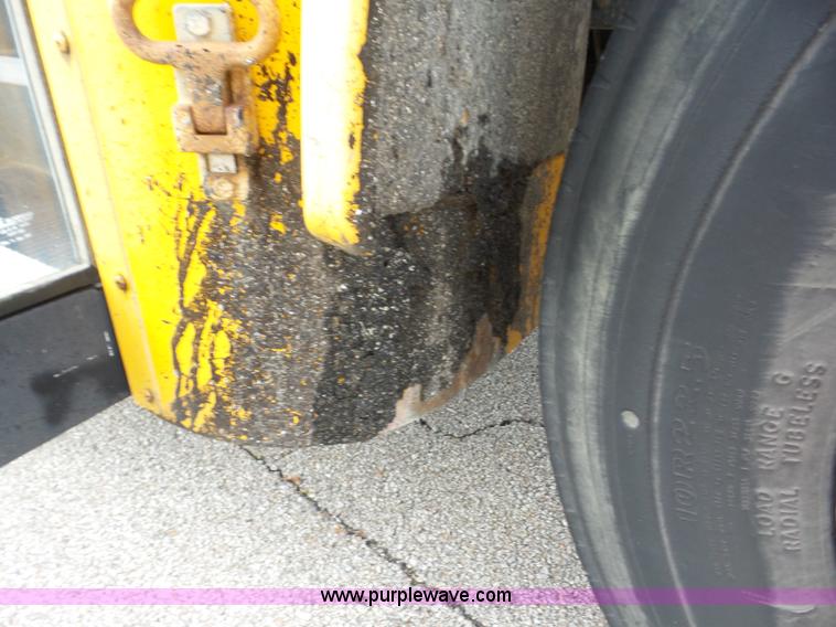 image for item AG9188 1999 Chevrolet school bus