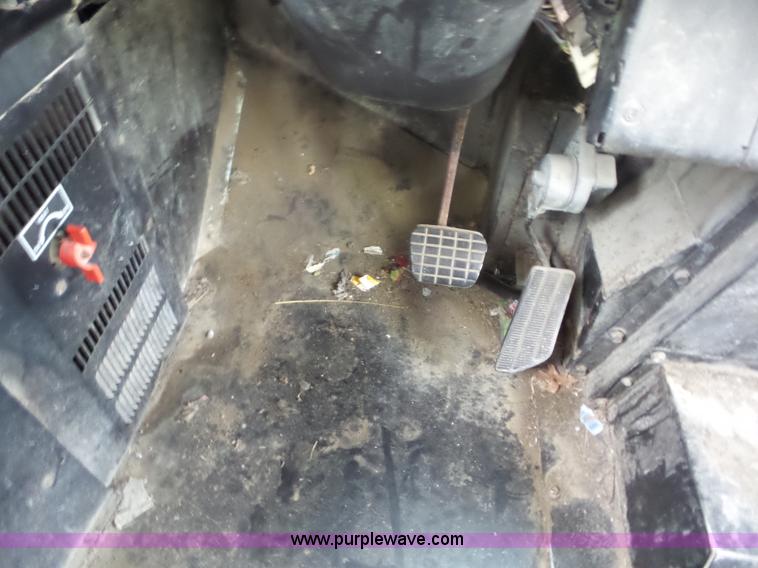 image for item AG9188 1999 Chevrolet school bus