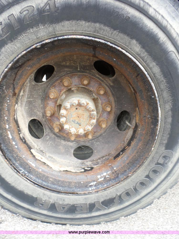 image for item AG9189 1999 Chevrolet school bus