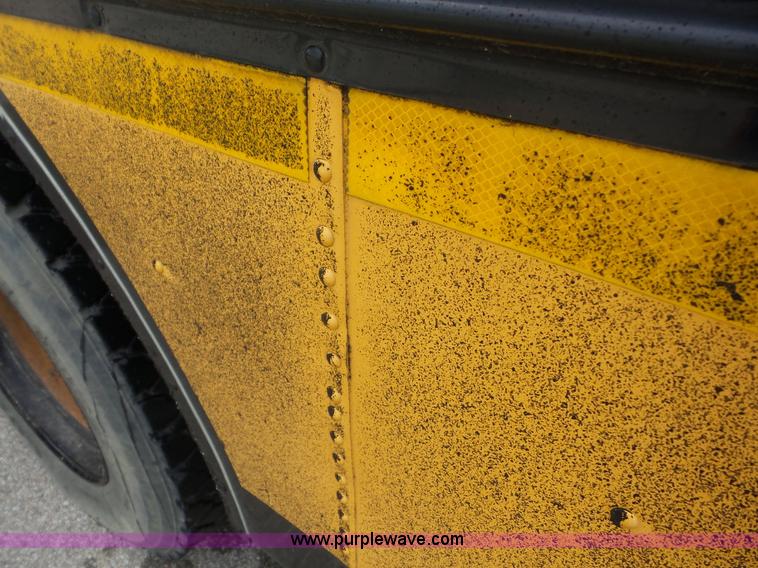 image for item AG9189 1999 Chevrolet school bus