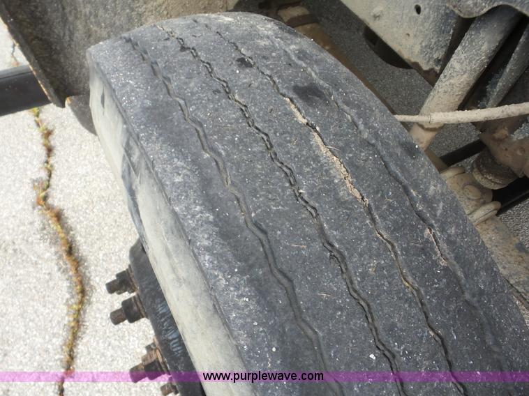 image for item AG9189 1999 Chevrolet school bus