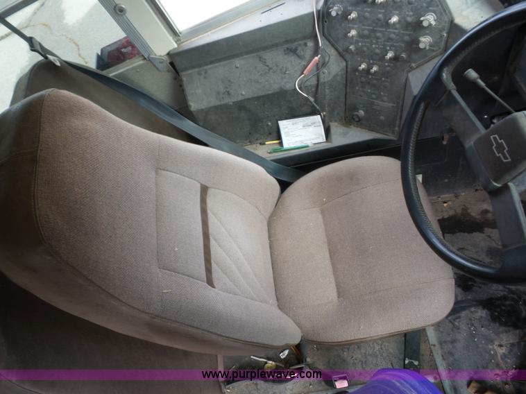 image for item AG9189 1999 Chevrolet school bus