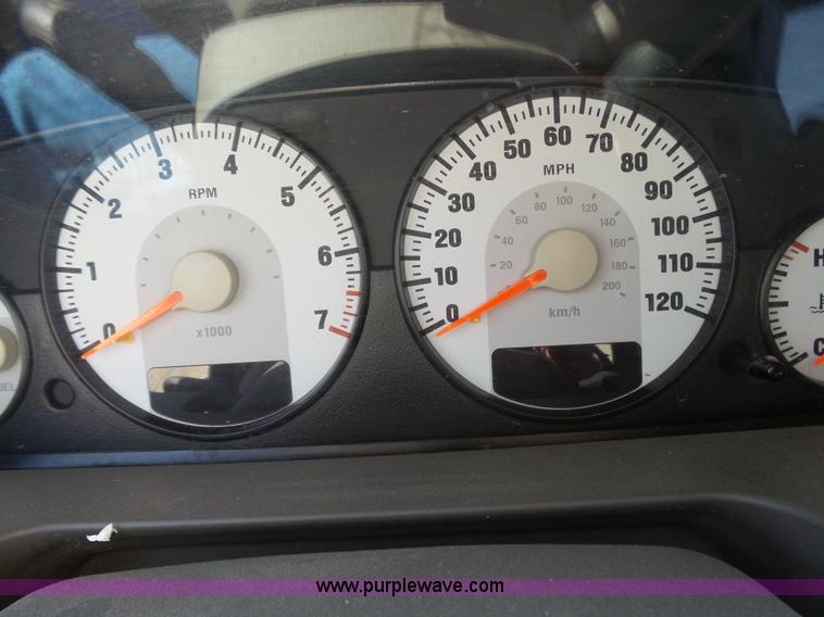 image for item AR9251 2005 Dodge Stratus