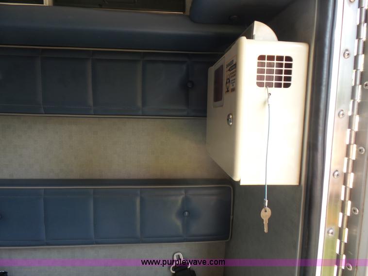 image for item BS9835 2002 Ford Econoline E450 Super Duty ambulance