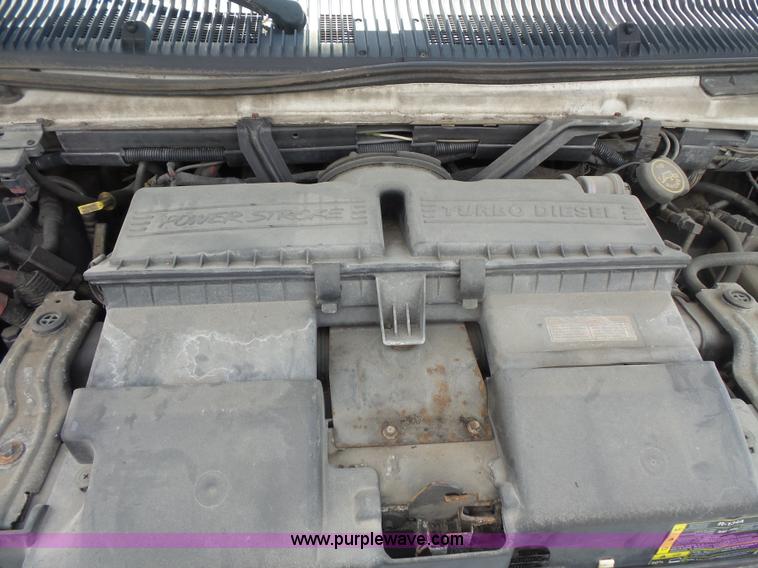 image for item BS9835 2002 Ford Econoline E450 Super Duty ambulance