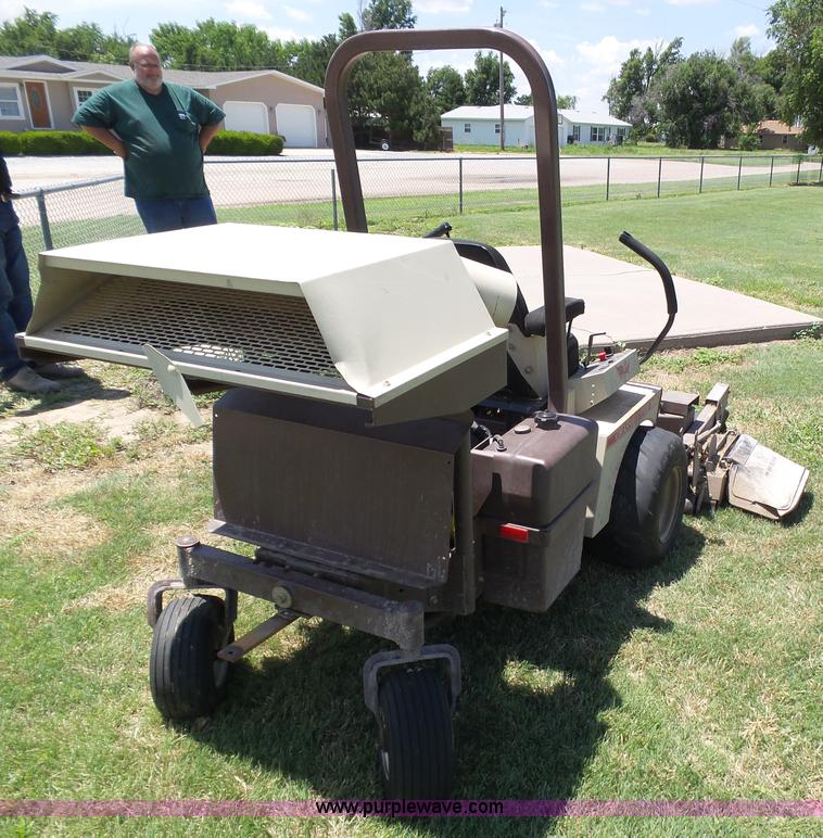 image for item BY9502 2009 Grasshopper 727T6 lawn mower