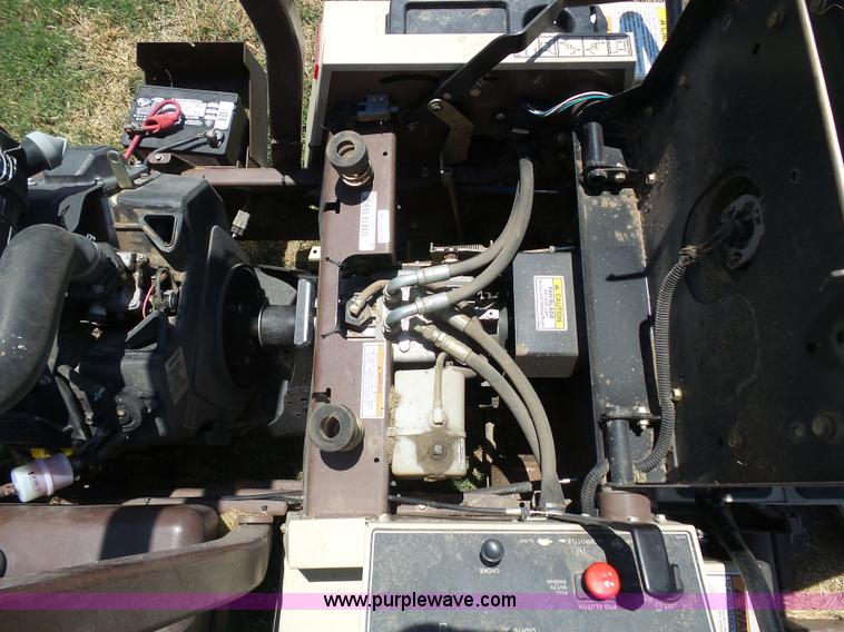 image for item BY9502 2009 Grasshopper 727T6 lawn mower