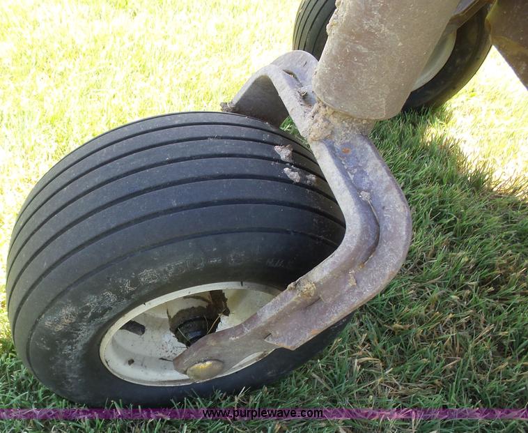 image for item BY9502 2009 Grasshopper 727T6 lawn mower