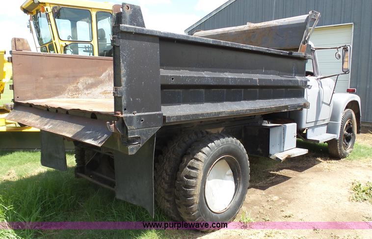 image for item BY9504 1967 International Loadstar 1600 drump truck