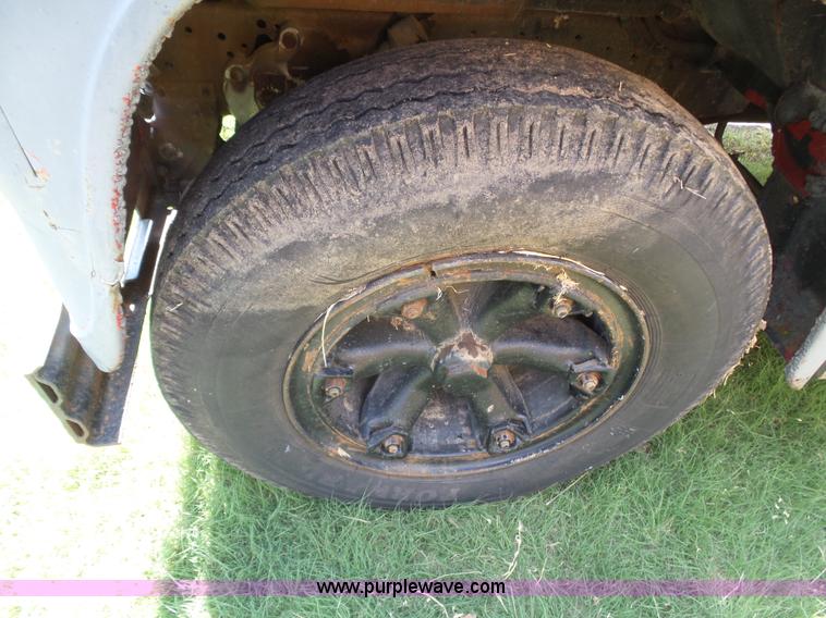 image for item BY9504 1967 International Loadstar 1600 drump truck