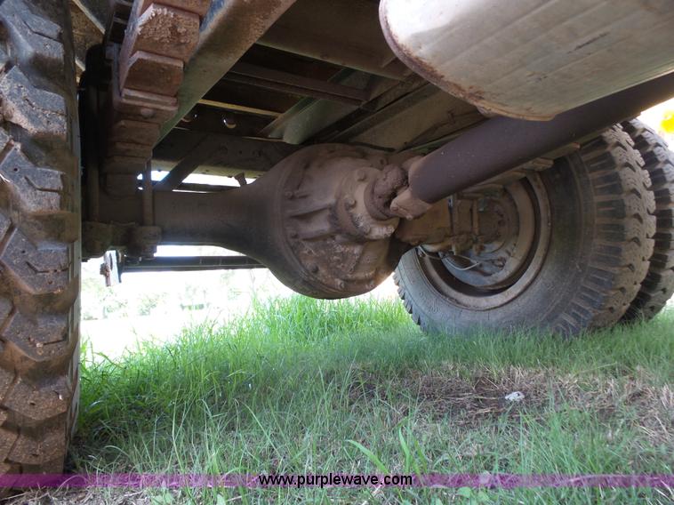 image for item BY9504 1967 International Loadstar 1600 drump truck