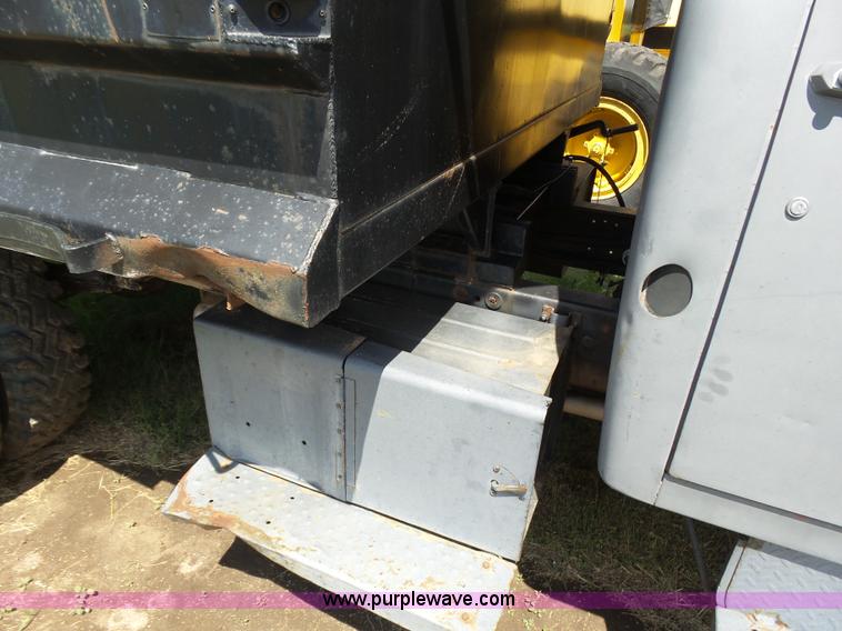 image for item BY9504 1967 International Loadstar 1600 drump truck