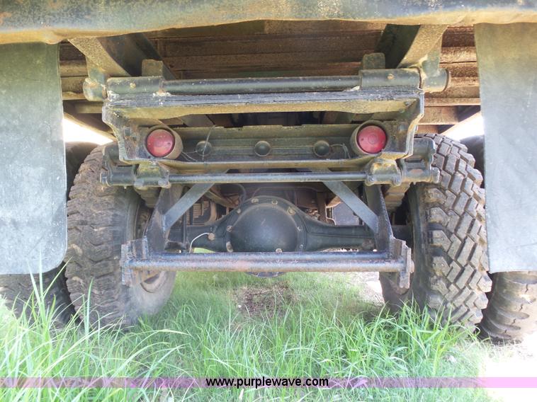 image for item BY9504 1967 International Loadstar 1600 drump truck