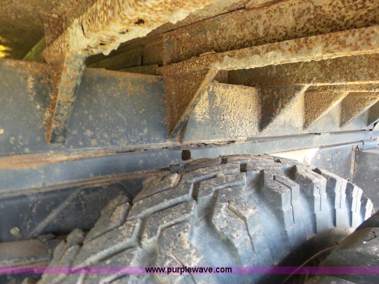 image for item BY9504 1967 International Loadstar 1600 drump truck