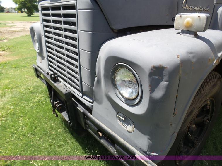 image for item BY9504 1967 International Loadstar 1600 drump truck