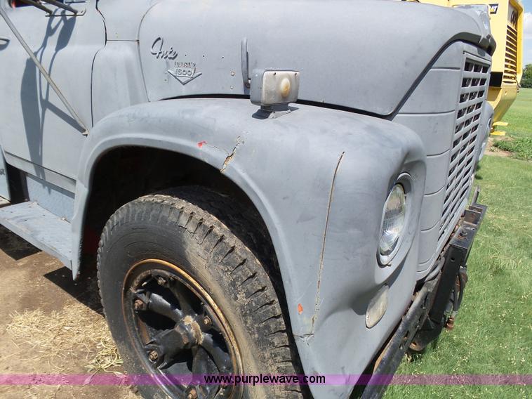 image for item BY9504 1967 International Loadstar 1600 drump truck