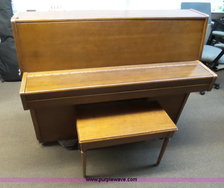 image for item BY9538 (7) wood pianos