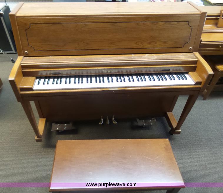 image for item BY9538 (7) wood pianos