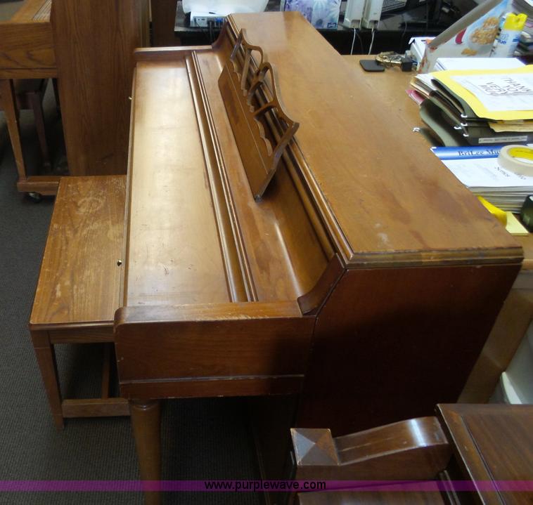 image for item BY9538 (7) wood pianos