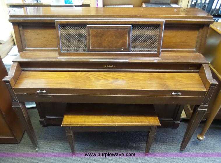 image for item BY9538 (7) wood pianos