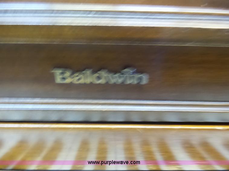 image for item BY9538 (7) wood pianos