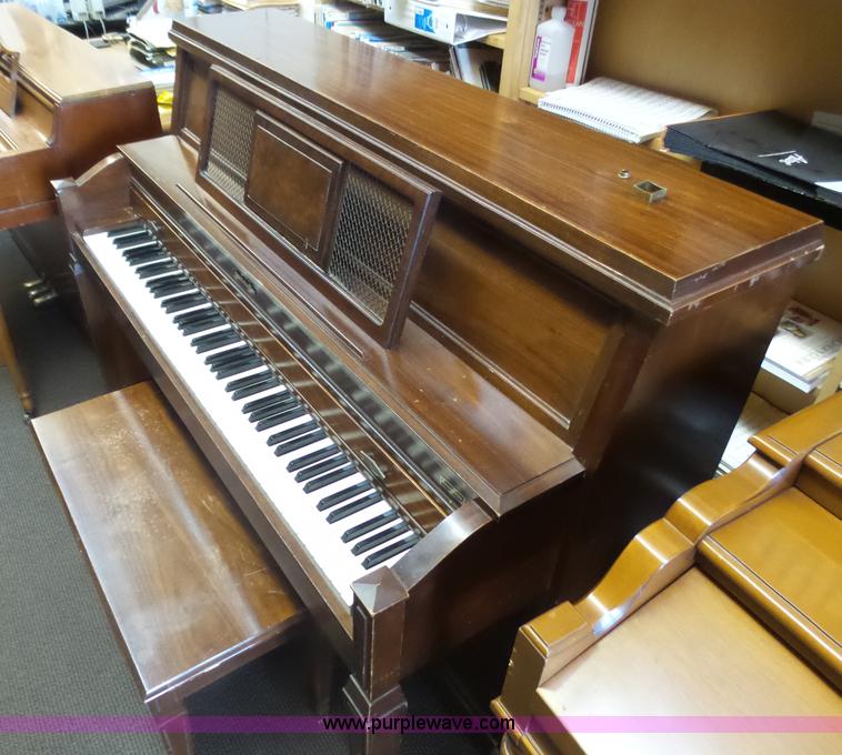 image for item BY9538 (7) wood pianos