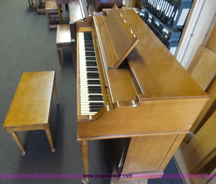 image for item BY9538 (7) wood pianos