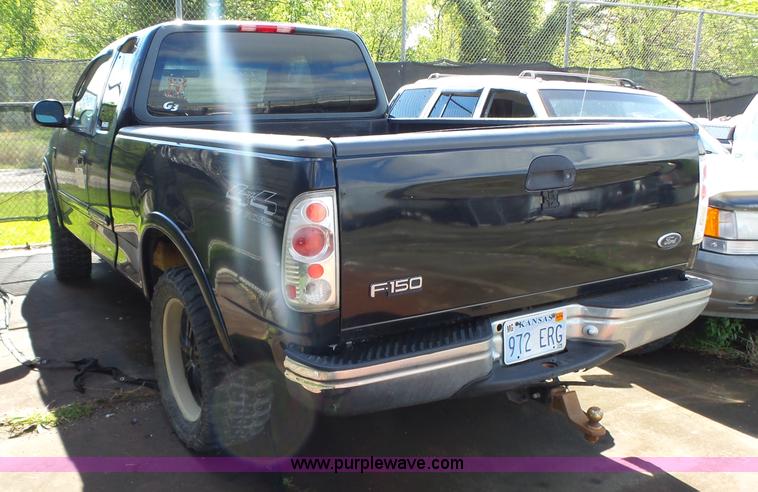 image for item BZ9511 2000 Ford F150 SuperCab pickup truck