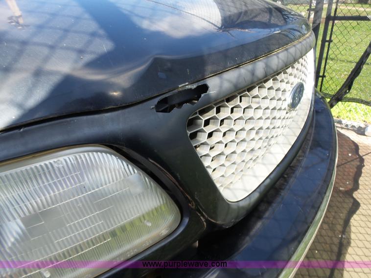 image for item BZ9511 2000 Ford F150 SuperCab pickup truck