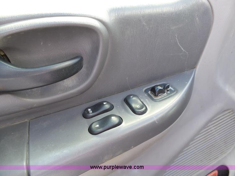 image for item BZ9511 2000 Ford F150 SuperCab pickup truck