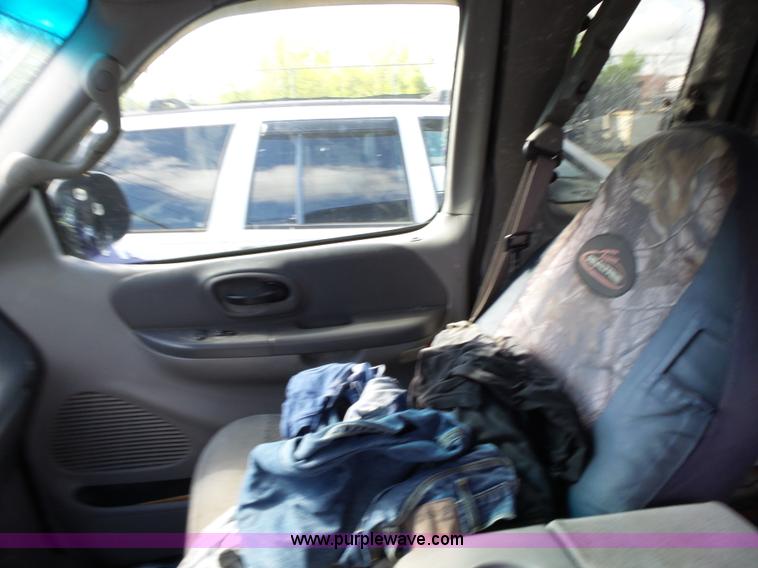 image for item BZ9511 2000 Ford F150 SuperCab pickup truck