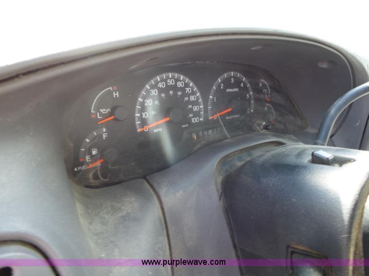 image for item BZ9511 2000 Ford F150 SuperCab pickup truck