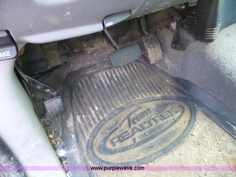 image for item BZ9511 2000 Ford F150 SuperCab pickup truck