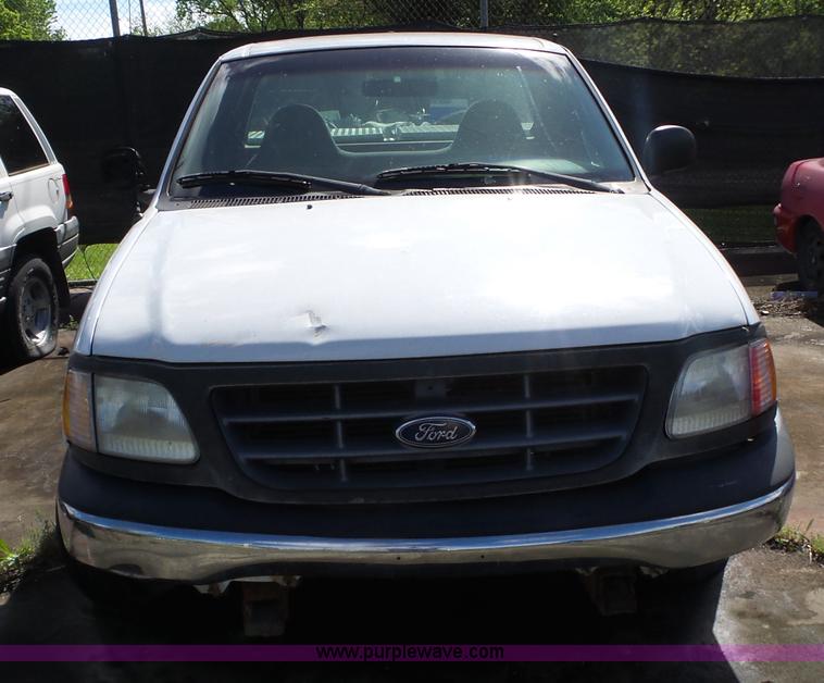 image for item BZ9513 2001 Ford F150 pickup truck