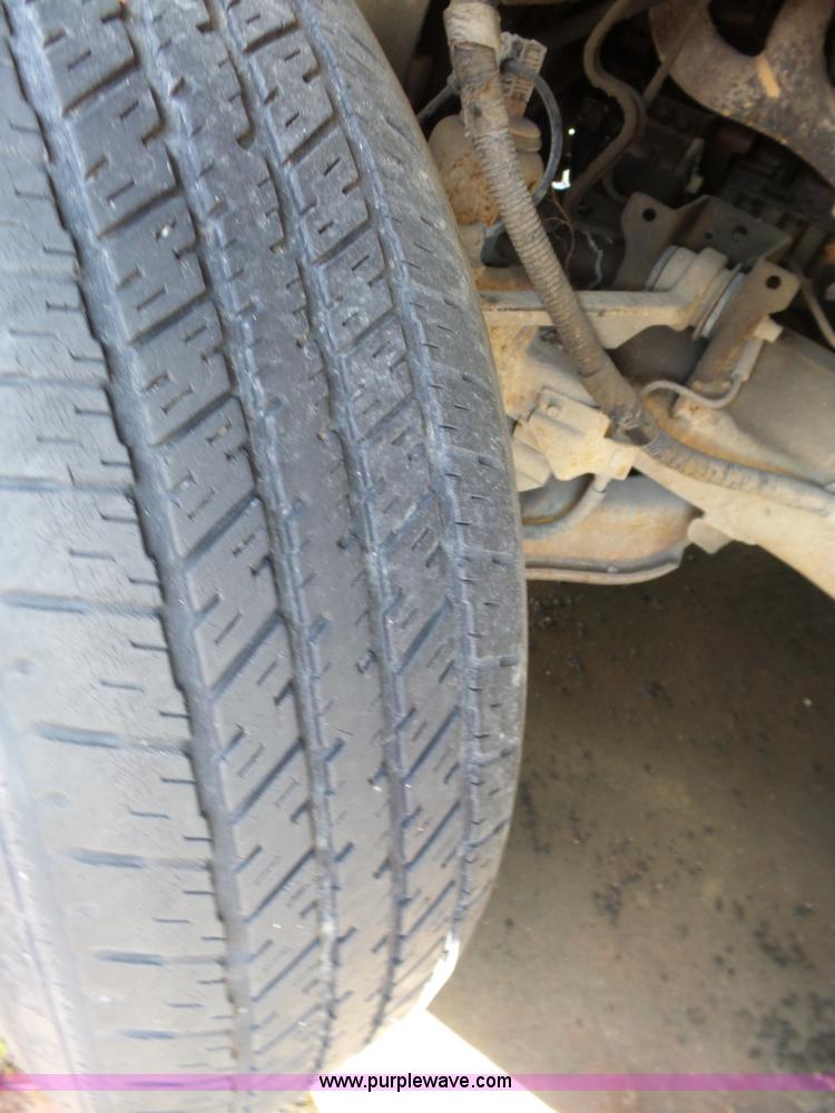 image for item BZ9513 2001 Ford F150 pickup truck